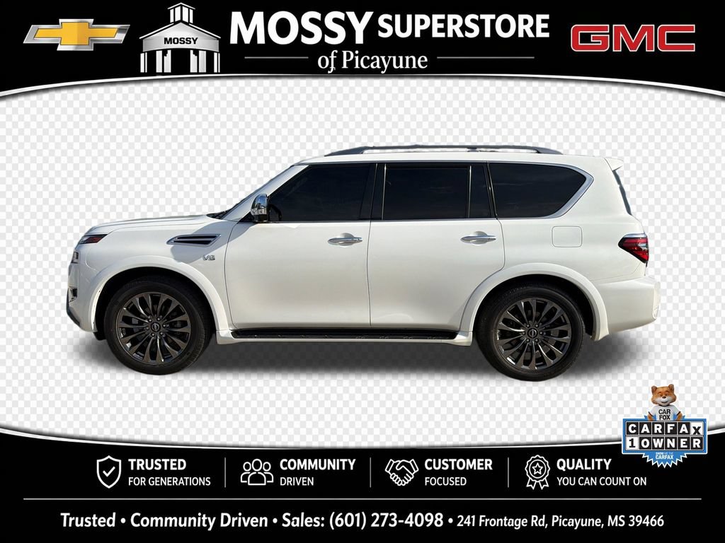 Used 2022 Nissan Armada Platinum w/ Captain's Chairs Package RWD image 2