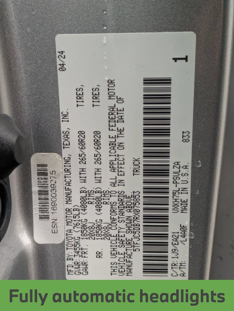 Used 2024 Toyota Tundra Limited AWD/4WD image 30