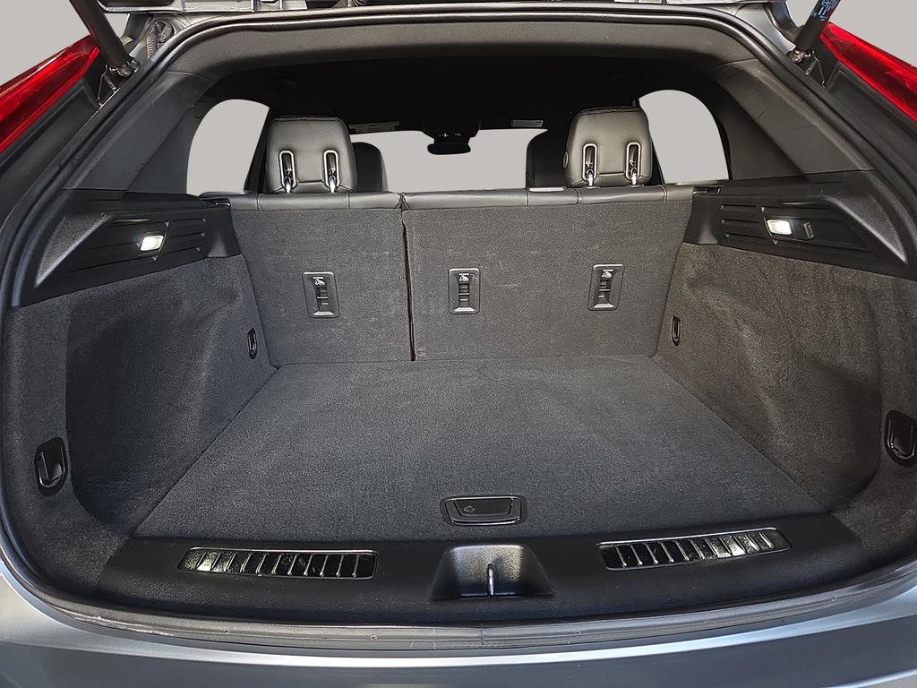 Used 2024 Cadillac XT4 Premium Luxury AWD/4WD image 13