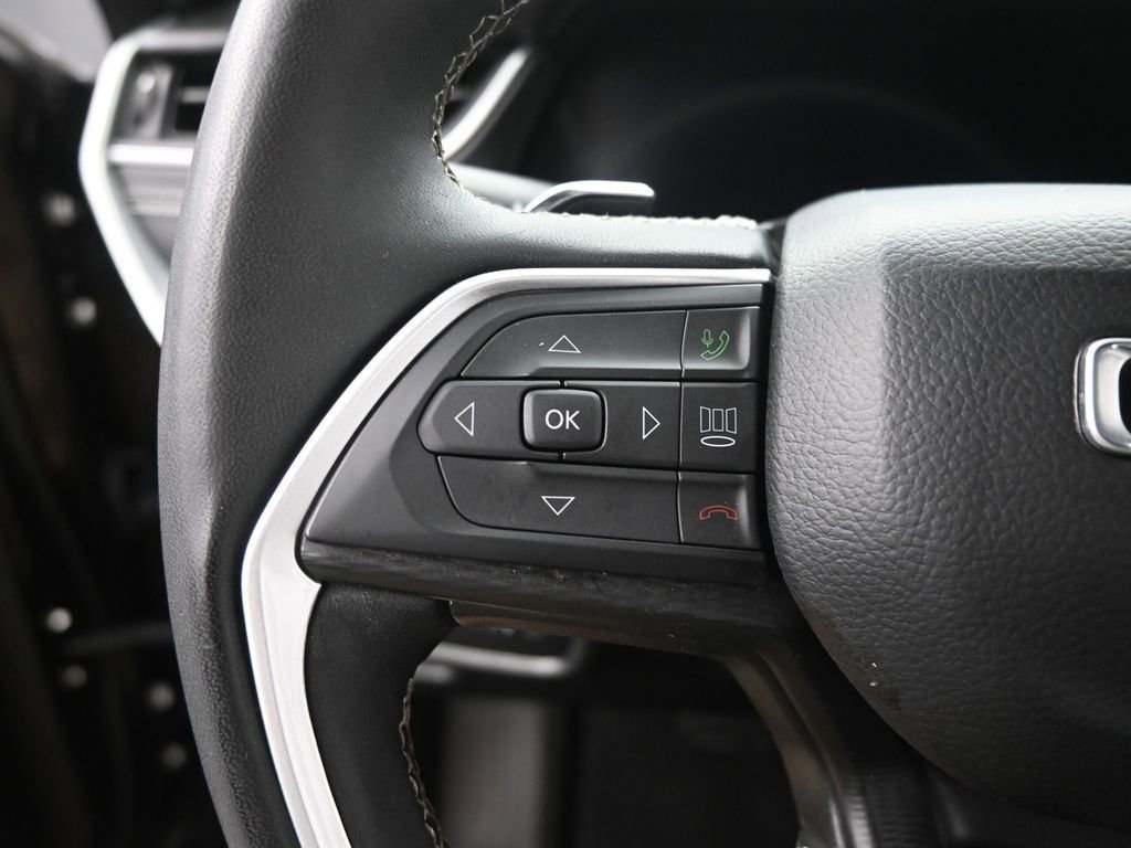 Used 2024 Jeep Grand Cherokee L Laredo AWD/4WD image 34