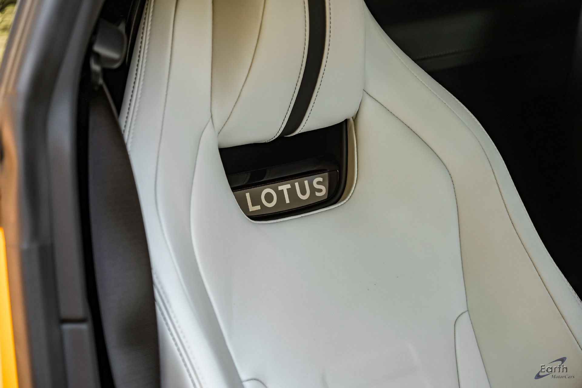 Used 2025 Lotus Emira RWD image 60