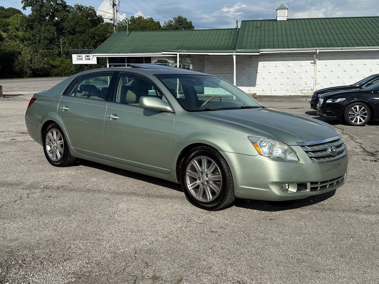 Used 2005 Toyota Avalon Limited FWD image 18