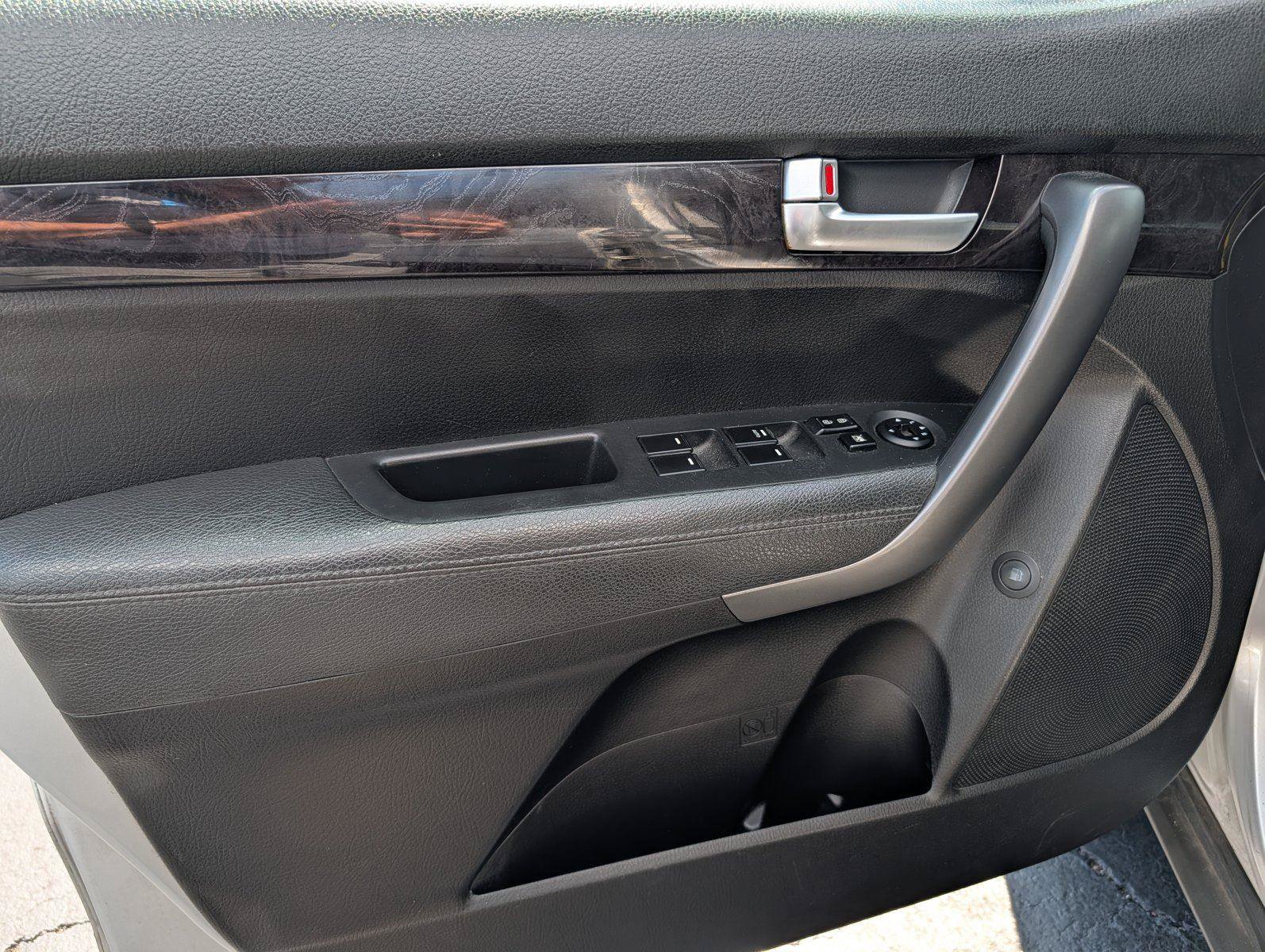 Used 2014 Kia Sorento LX FWD image 15