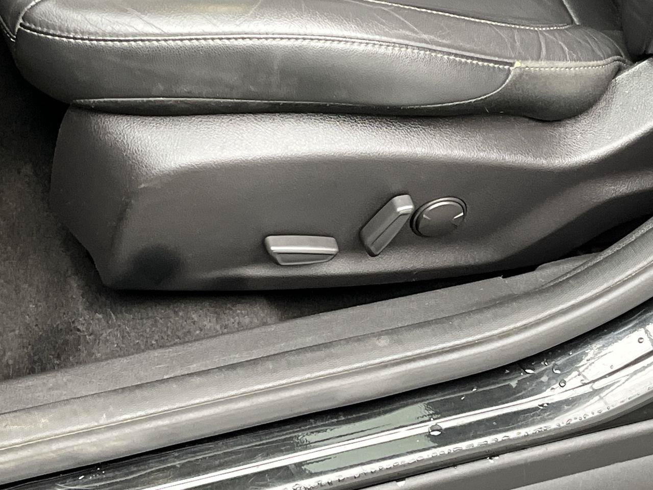 Used 2015 Ford Focus Titanium FWD image 12