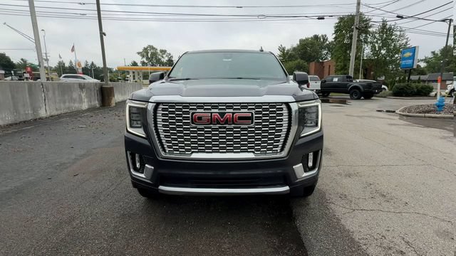 Used 2022 GMC Yukon XL Denali w/ Advanced Technology Package AWD/4WD image 3