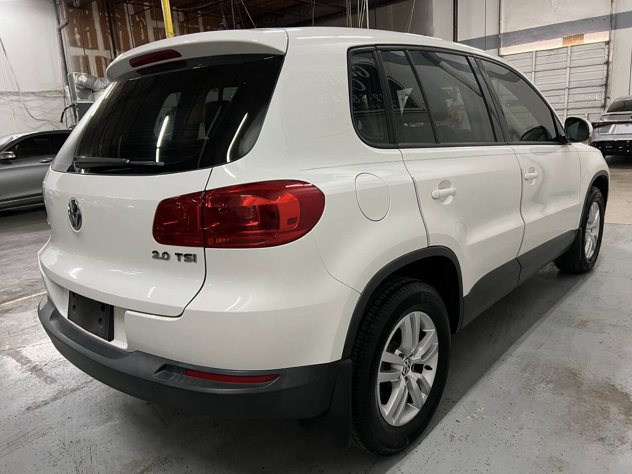 Used 2014 Volkswagen Tiguan S FWD image 9