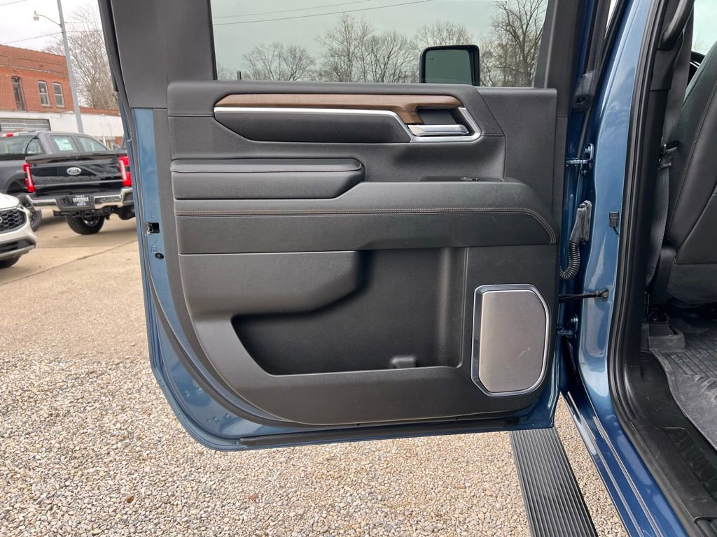 Used 2024 Chevrolet Silverado 3500 High Country w/ High Country Premium Package image 16