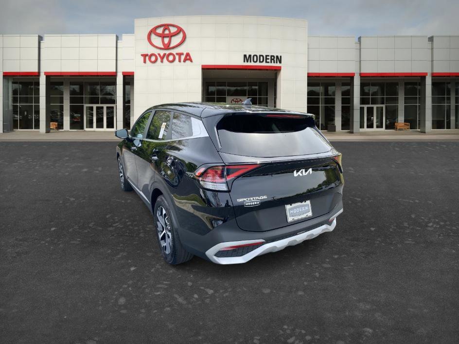 Used 2025 Kia Sportage EX image 6