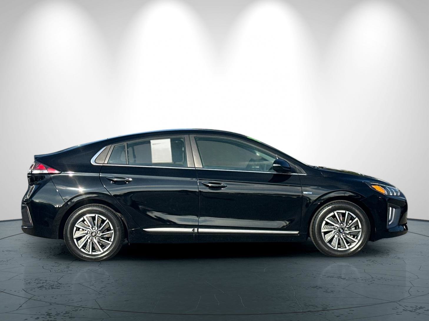 Used 2020 Hyundai Ioniq Limited FWD image 3