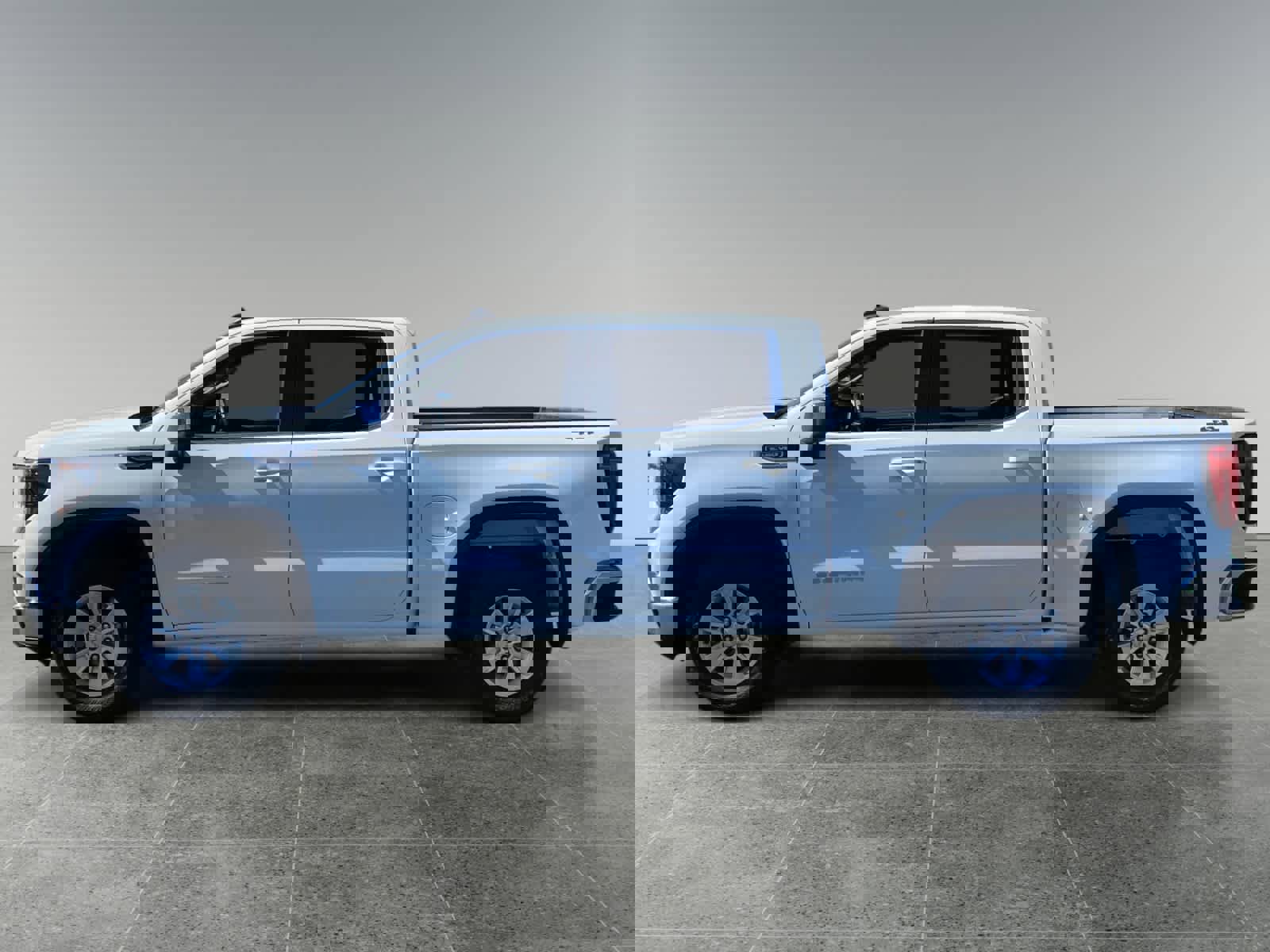 Used 2023 GMC Sierra 1500 SLE image 2