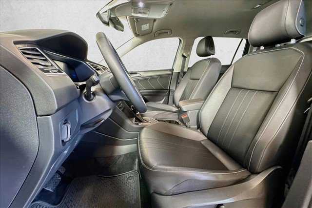 Used 2023 Volkswagen Tiguan SE FWD image 19