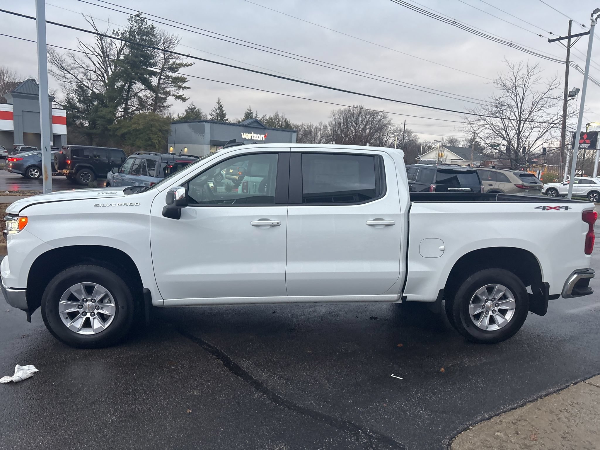 Used 2025 Chevrolet Silverado 1500 LT w/ Protection Package AWD/4WD image 9