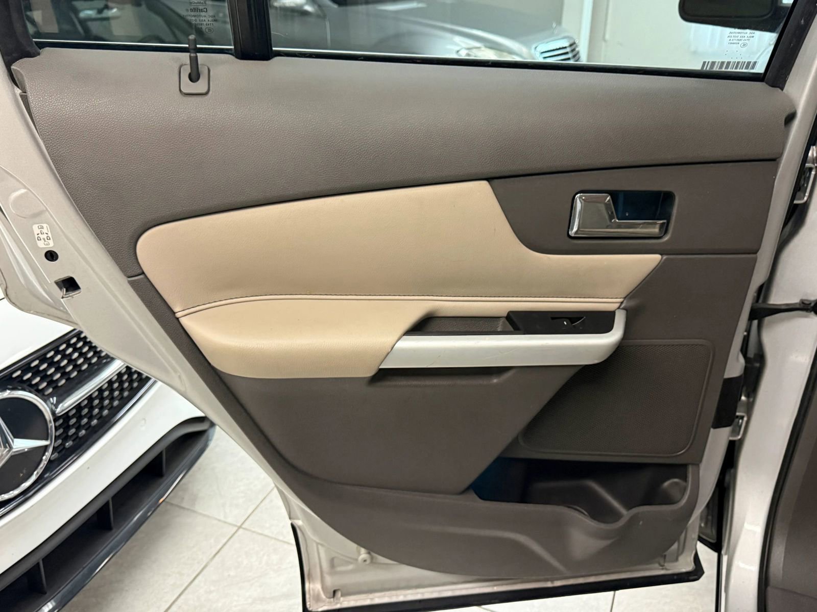 Used 2011 Ford Edge Limited FWD image 17