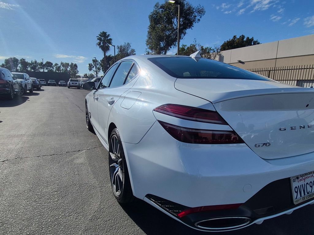 Used 2026 Genesis G70 2.5T image 4