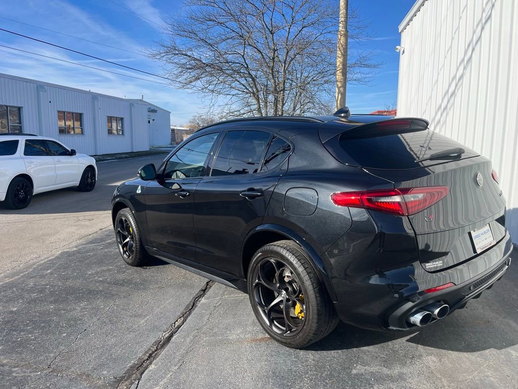Used 2020 Alfa Romeo Stelvio Quadrifoglio image 26