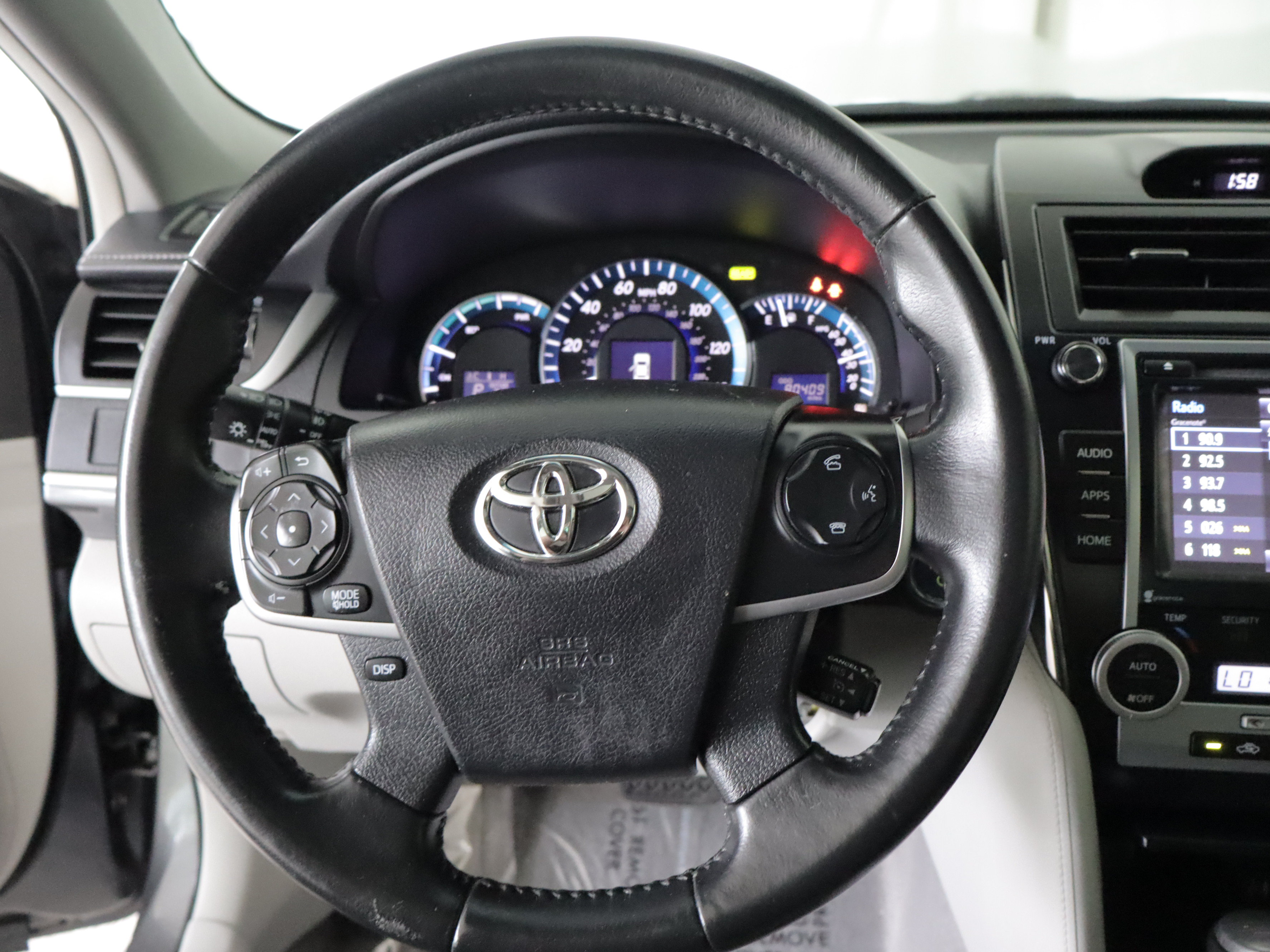 Used 2014 Toyota Camry XLE w/ Moonroof Package FWD image 14
