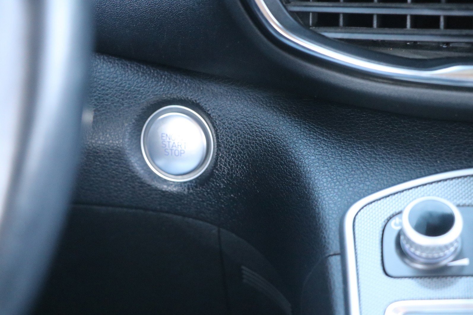 Used 2023 Hyundai Santa Fe SEL image 25