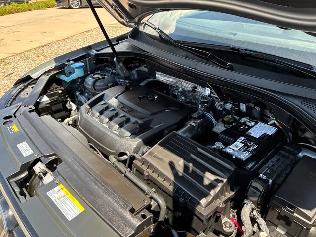 Used 2024 Volkswagen Tiguan SE R-Line AWD/4WD image 10