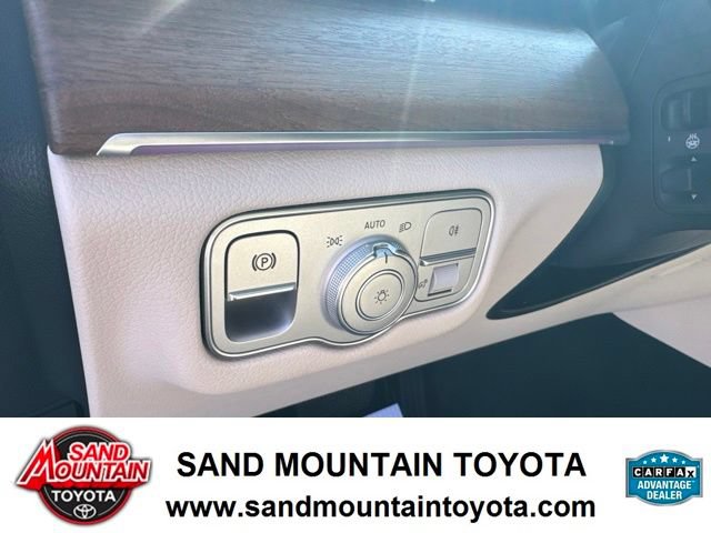 Used 2025 Mercedes-Benz GLE 350 4MATIC image 14