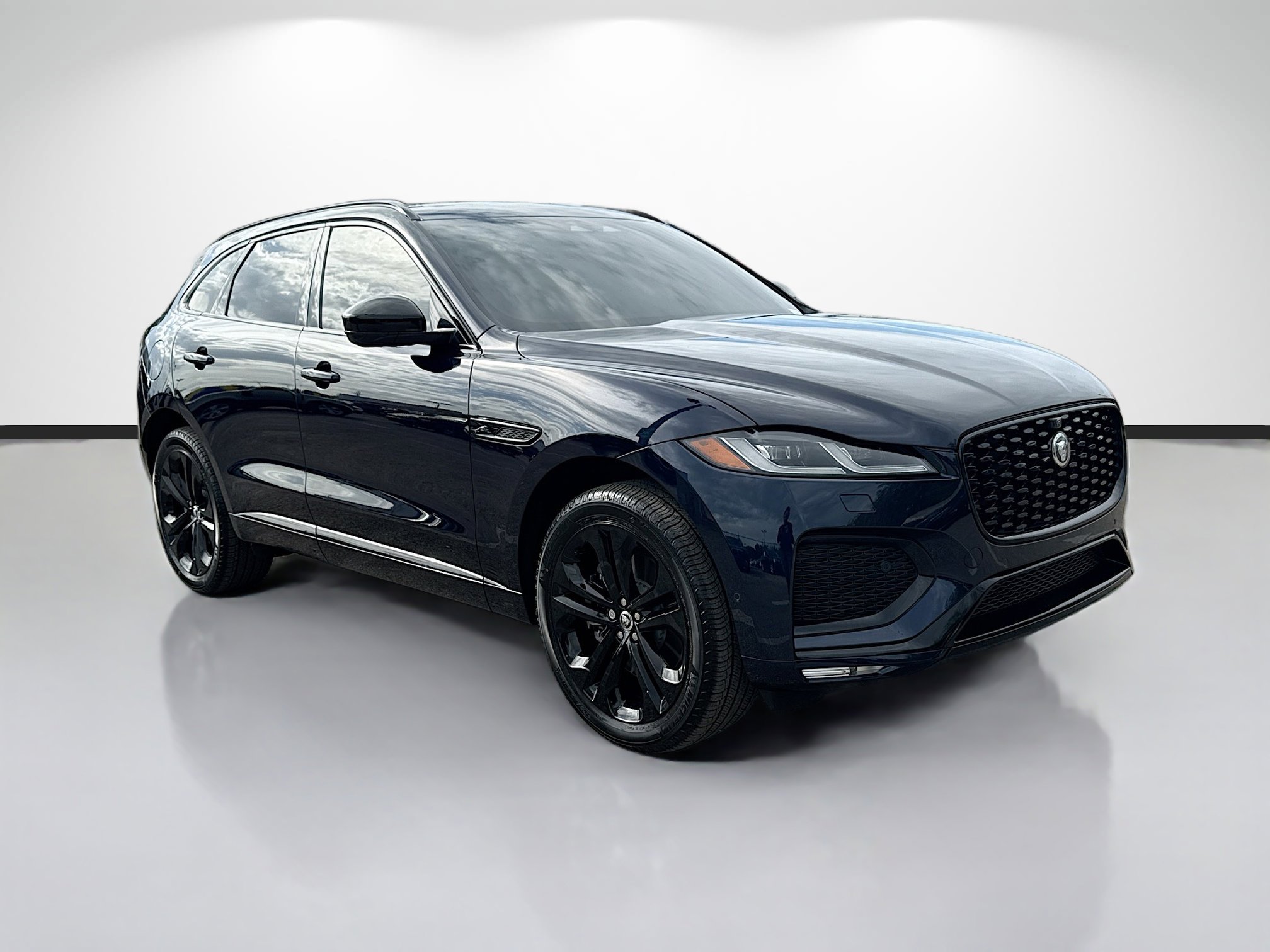Used 2026 Jaguar F-PACE R-Dynamic S image 7