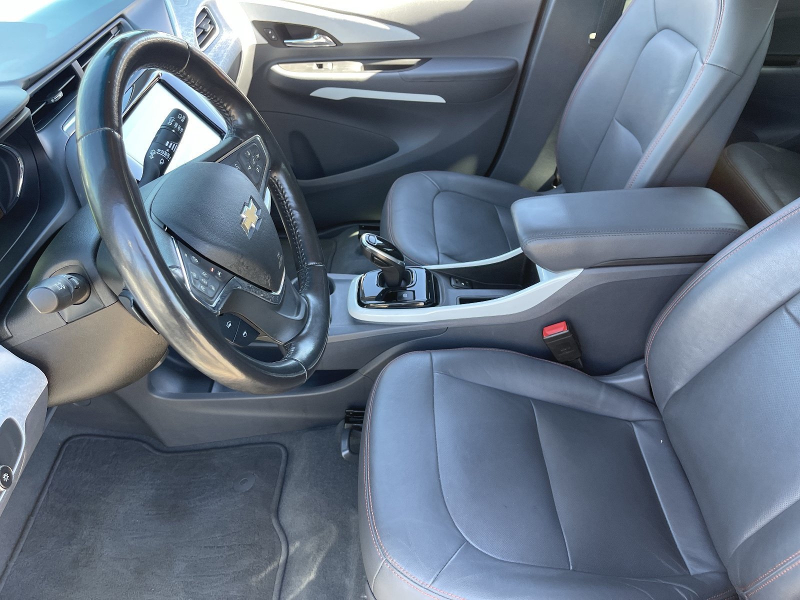Certified 2020 Chevrolet Bolt Premier w/ Infotainment Package FWD image 20