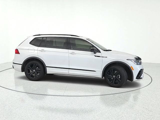 Used 2024 Volkswagen Tiguan SE R-Line AWD/4WD image 7