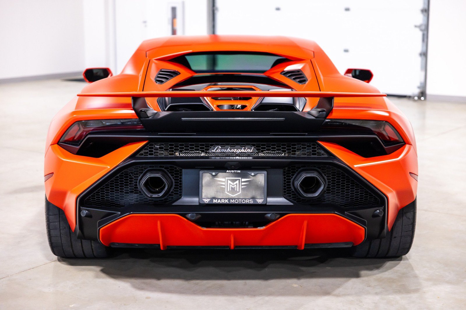 Used 2023 Lamborghini Huracan Tecnica RWD image 8