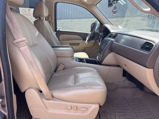 Used 2014 Chevrolet Suburban LT AWD/4WD image 11