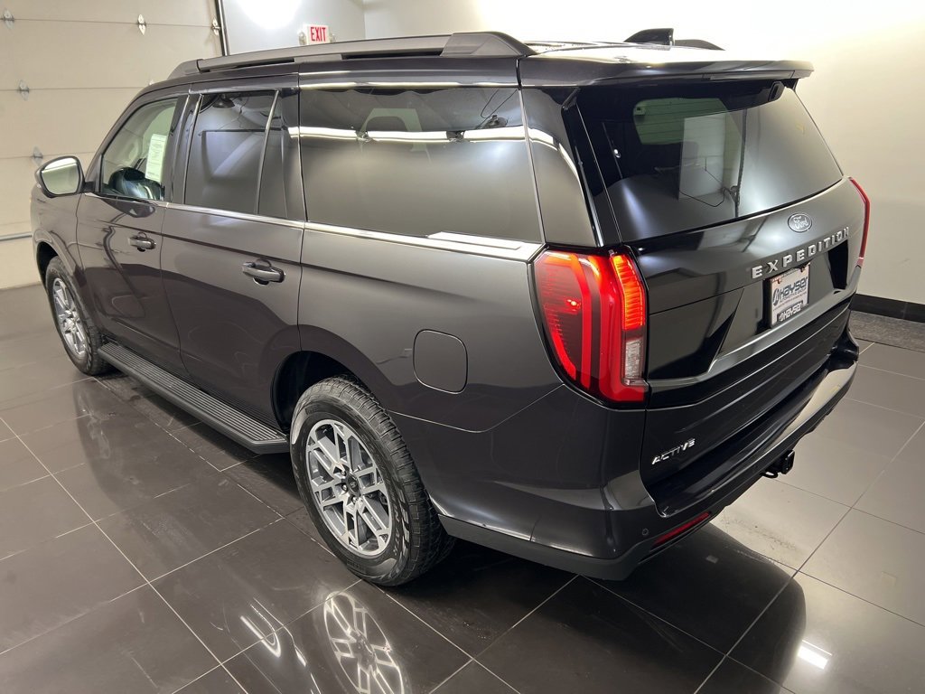 New 2025 Ford Expedition Active image 4