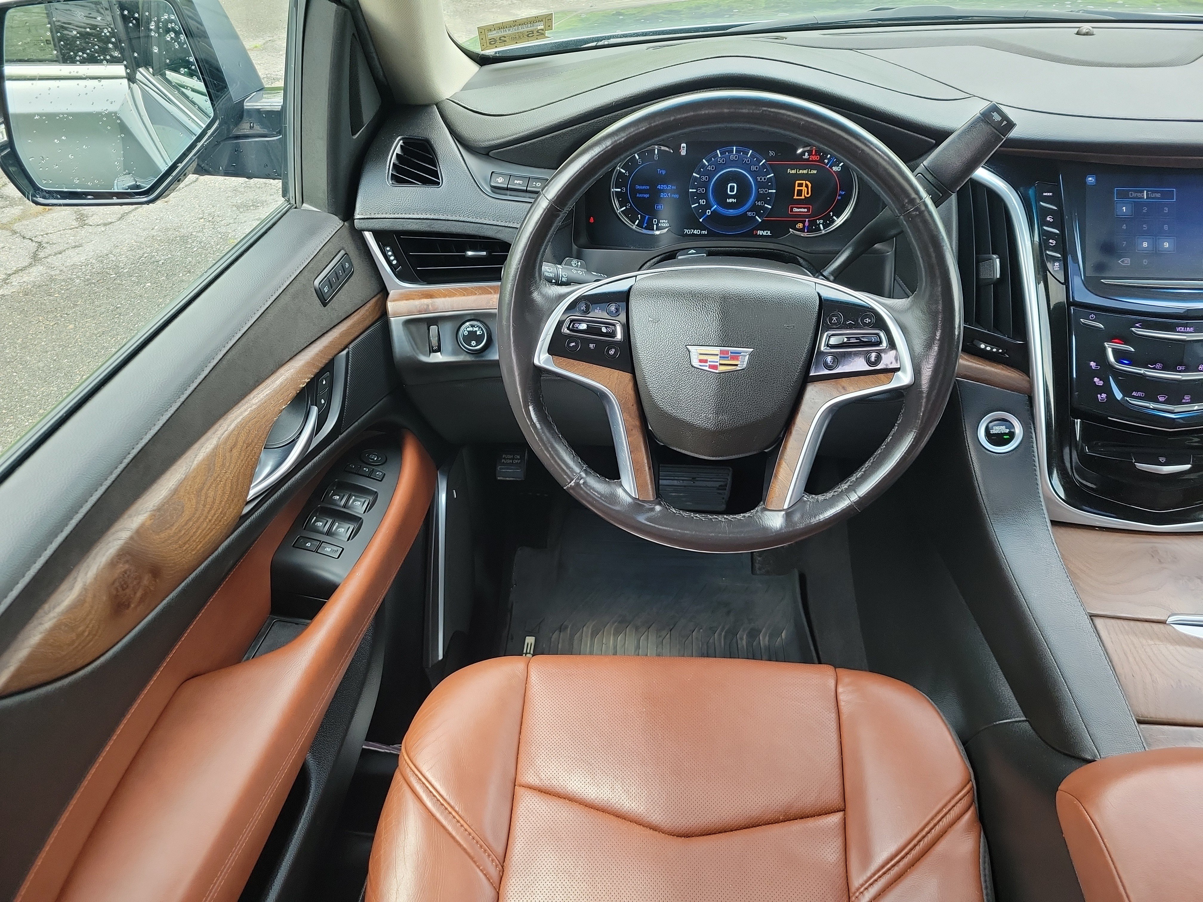 Used 2018 Cadillac Escalade Luxury AWD/4WD image 20