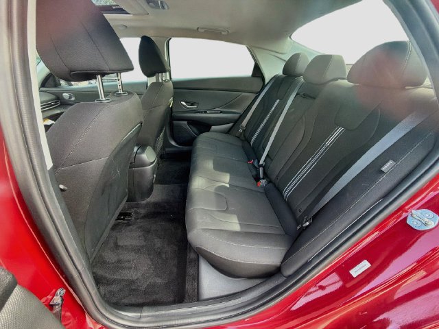 Certified 2025 Hyundai Elantra SEL FWD image 27