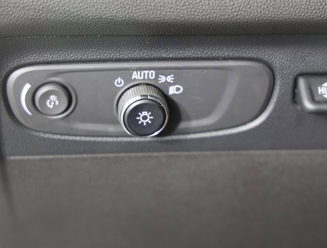 Used 2022 Buick Envision Avenir w/ Technology Package II image 18