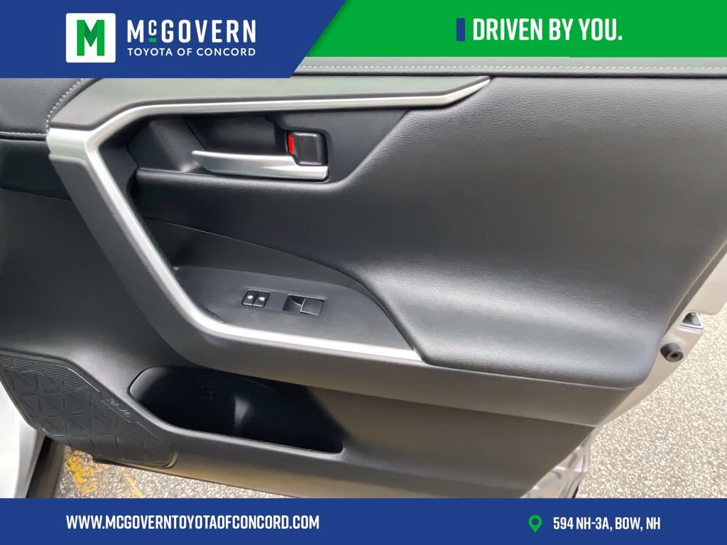 Used 2020 Toyota RAV4 Limited AWD/4WD image 37