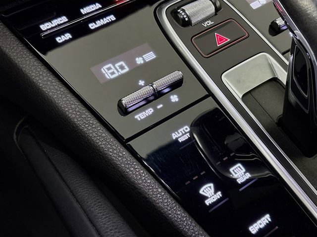 Used 2020 Porsche Cayenne AWD/4WD image 16