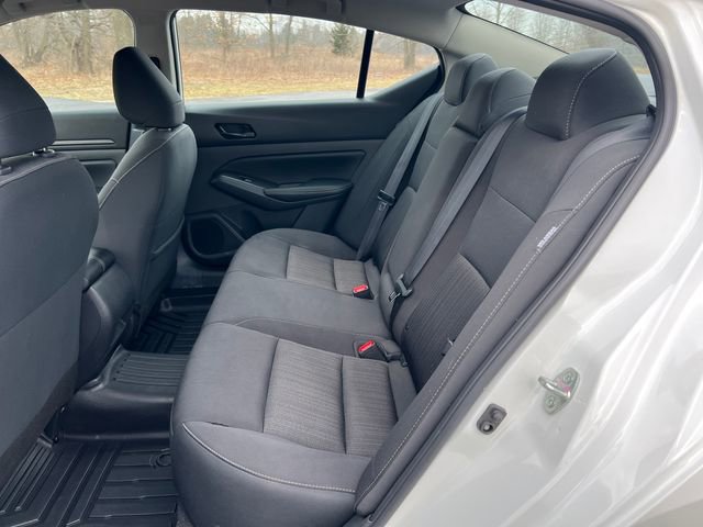 Used 2025 Nissan Altima 2.5 SV FWD image 4