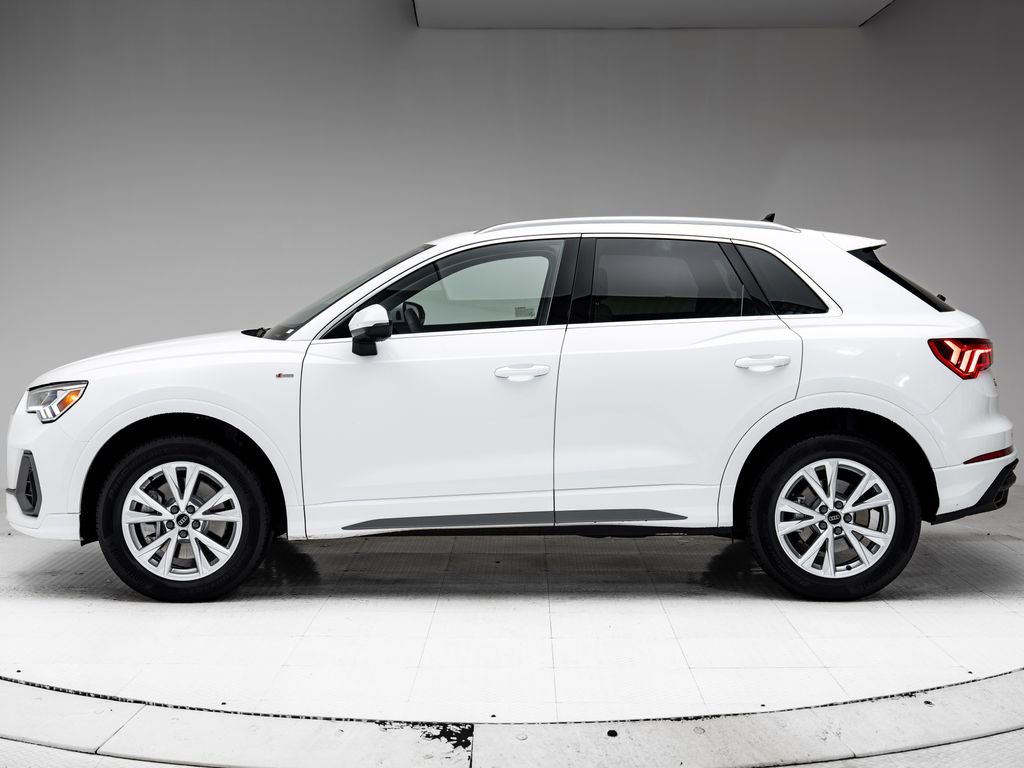 Certified 2025 Audi Q3 2.0T Premium Plus w/ Premium Plus Package image 2