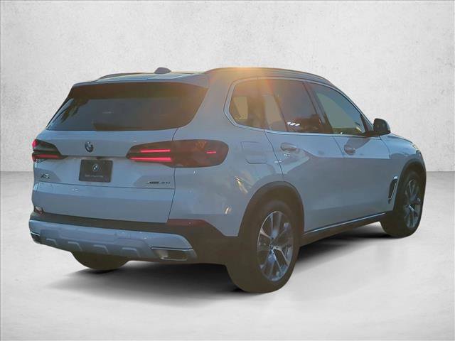 Used 2026 BMW X5 xDrive40i w/ Premium Package AWD/4WD image 2