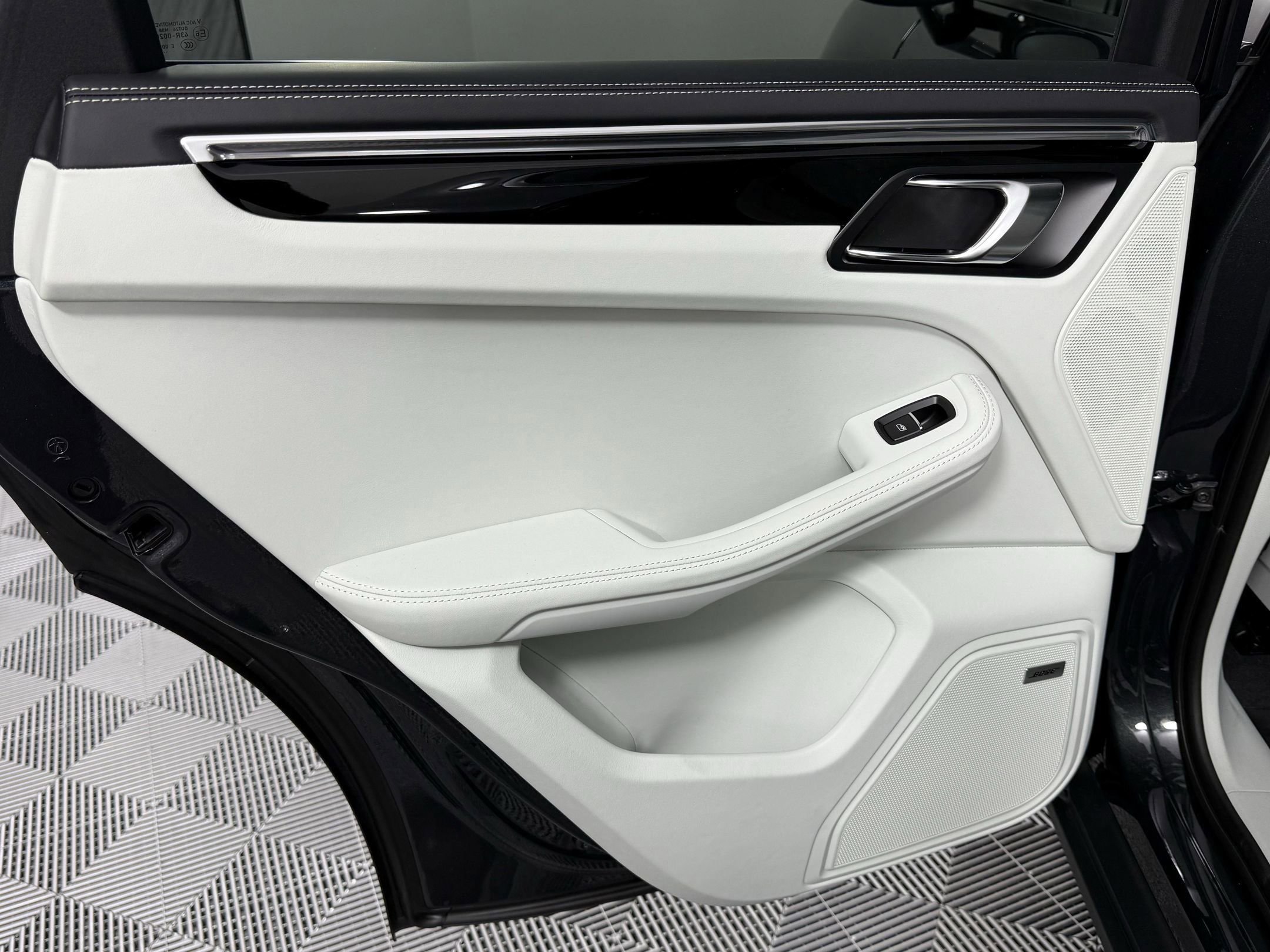 New 2025 Porsche Macan image 29