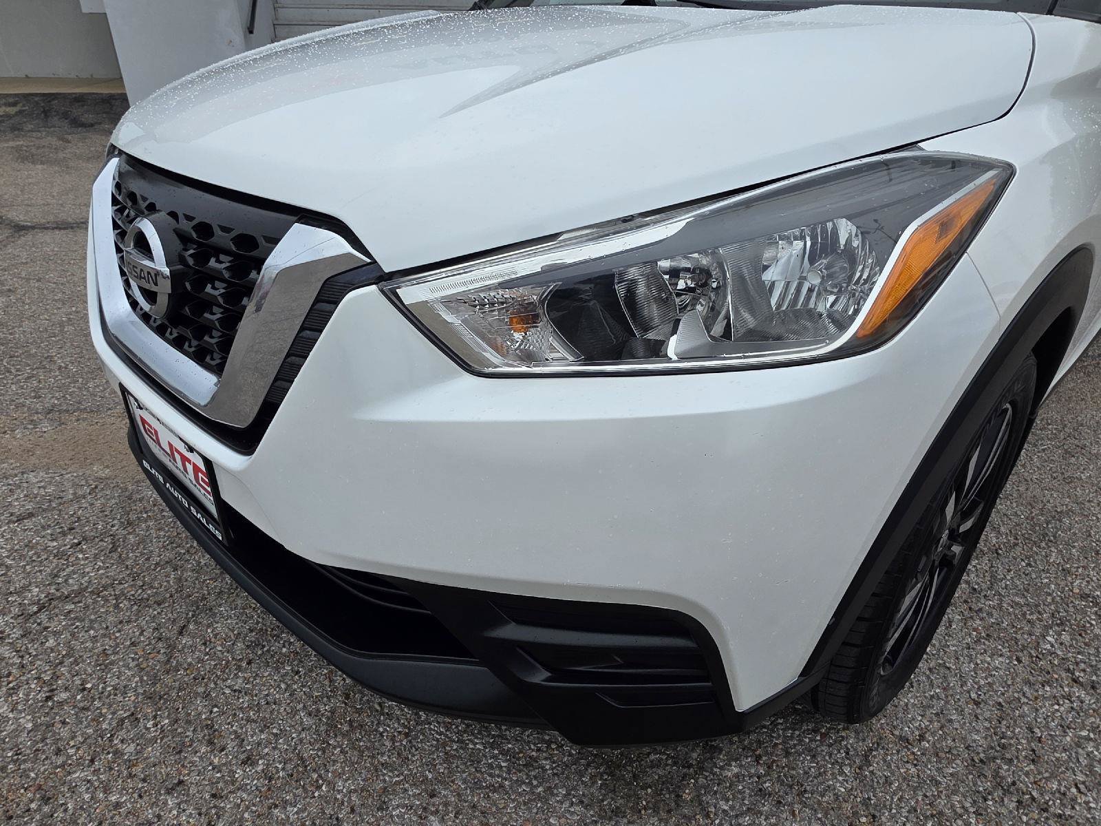 Used 2018 Nissan Kicks SV FWD image 33