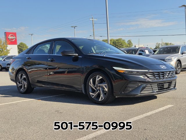 Used 2025 Hyundai Elantra SEL FWD image 5