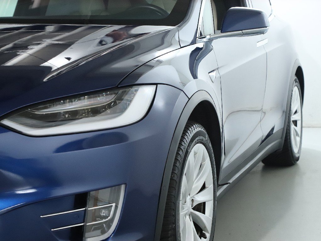 Used 2020 Tesla Model X Long Range image 3