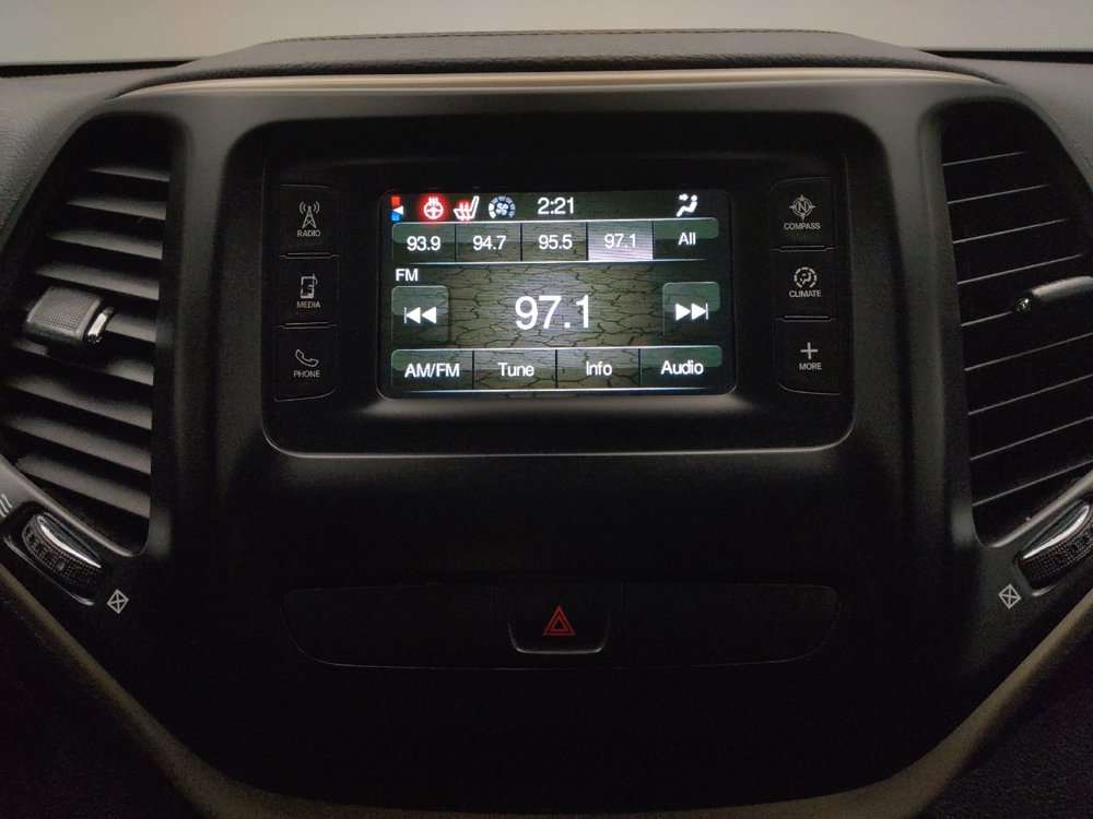 Used 2016 Jeep Cherokee Latitude w/ Cold Weather Group image 25