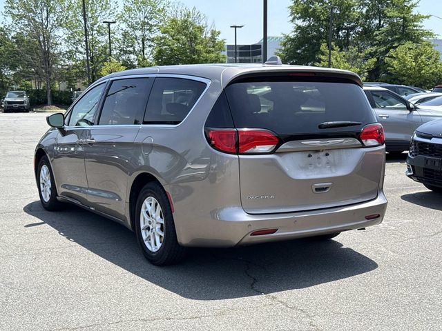 Used 2017 Chrysler Pacifica Touring FWD image 4