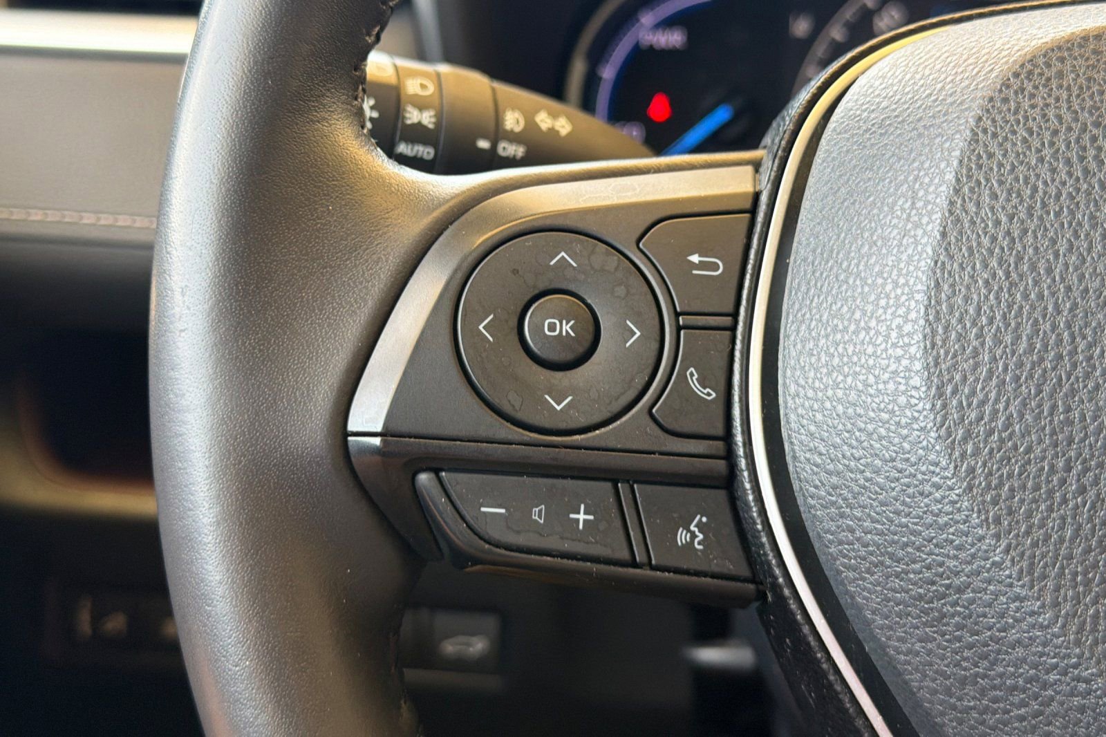 Used 2019 Toyota RAV4 Limited AWD/4WD image 28