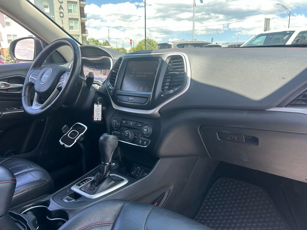 Used 2014 Jeep Cherokee Trailhawk w/ Leather Interior Group AWD/4WD image 34