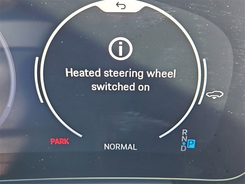 Certified 2025 Porsche Macan 4 Electric image 26