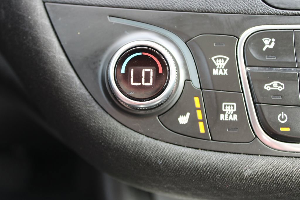 Used 2024 Chevrolet Malibu LT image 44