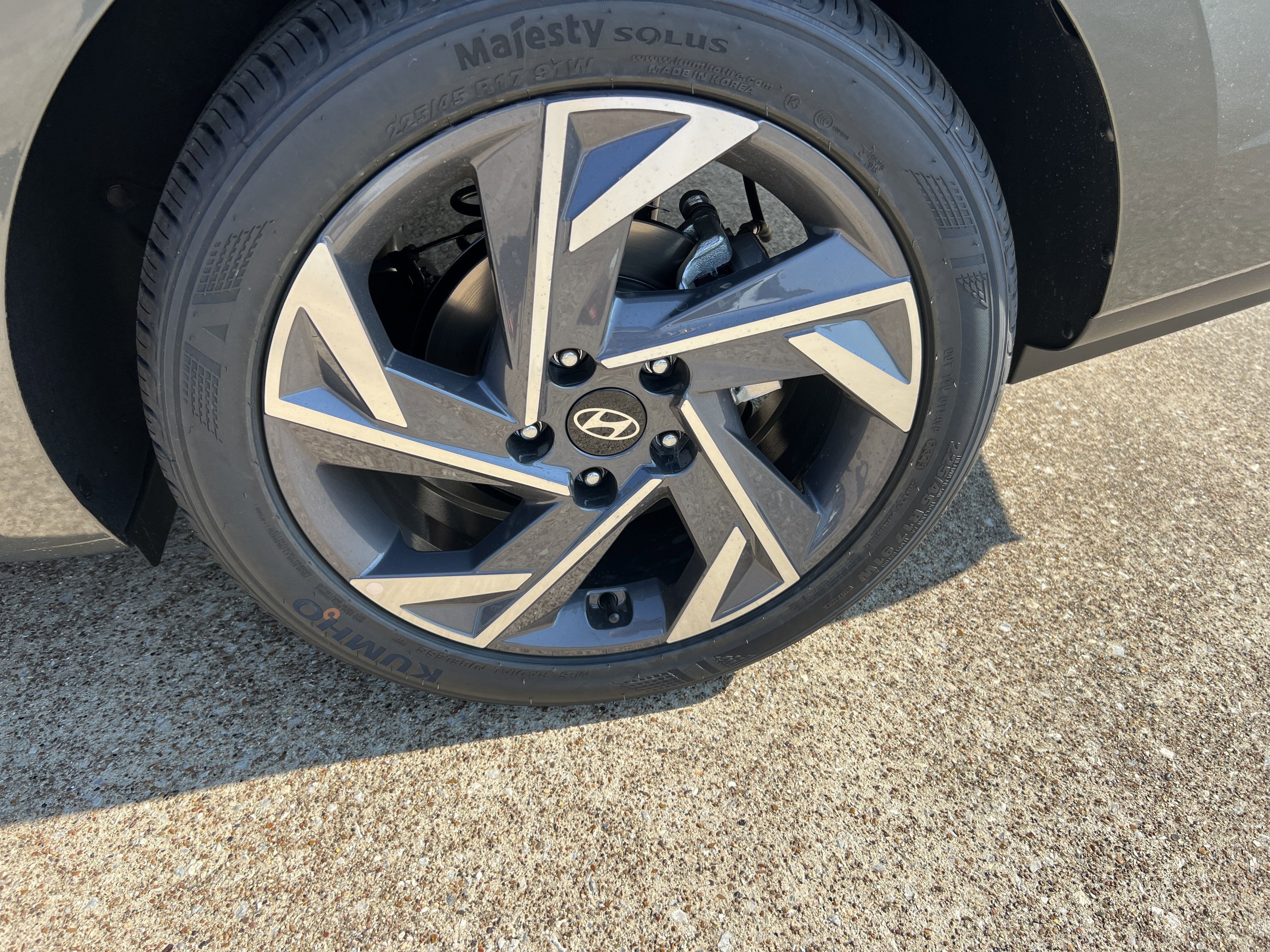 Used 2025 Hyundai Elantra Sport image 25