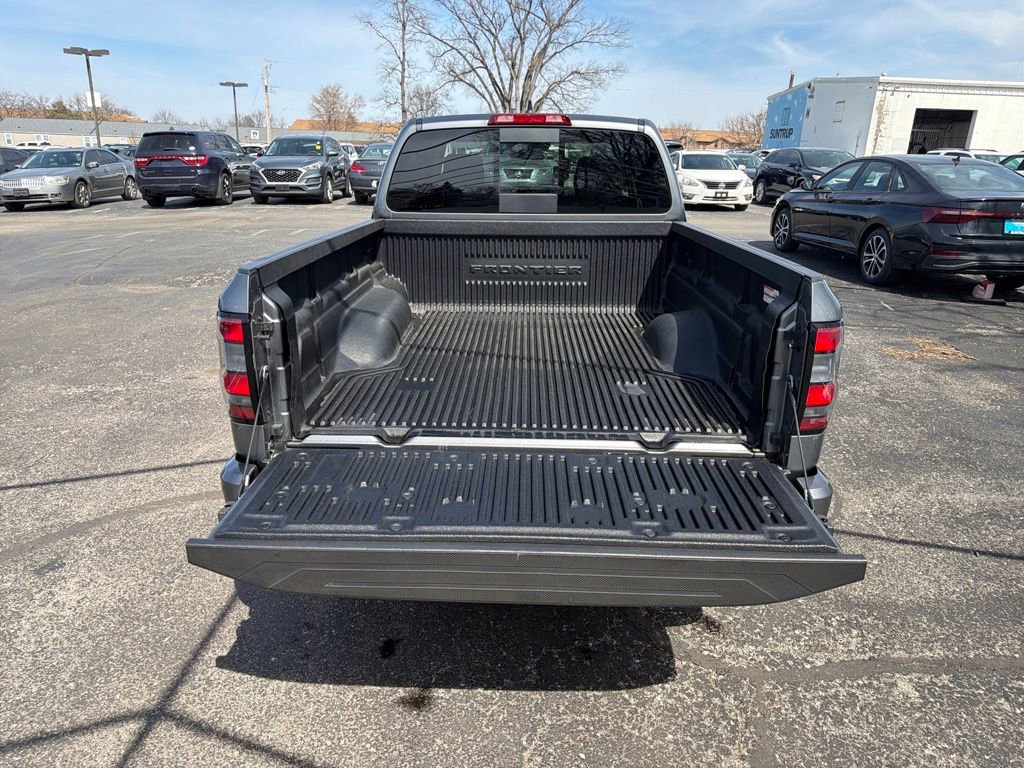 Used 2025 Nissan Frontier SV image 27
