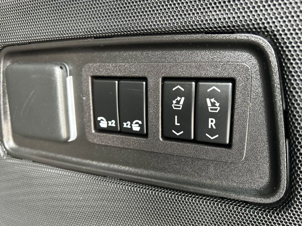 Certified 2023 Cadillac Escalade Sport Platinum w/ LPO, ONYX Package image 58